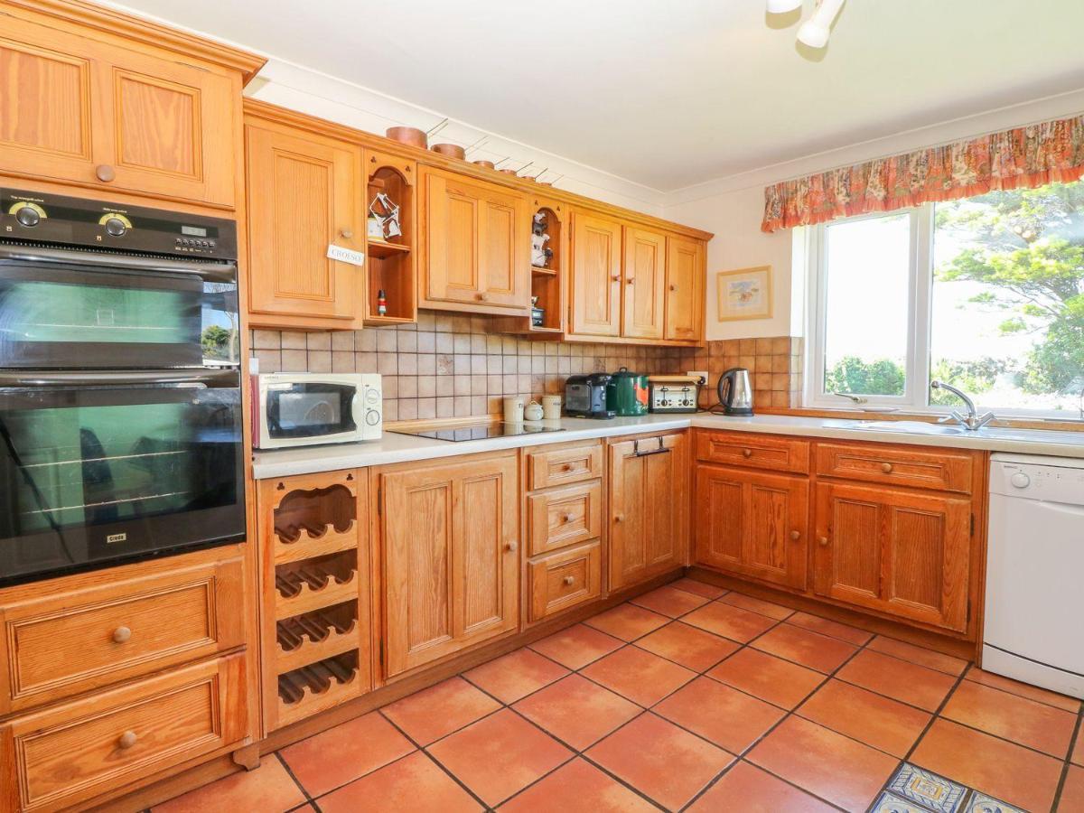 Charming 2 Bed House Near Rhoscolyn Discounts For Villa Хоулихед Екстериор снимка