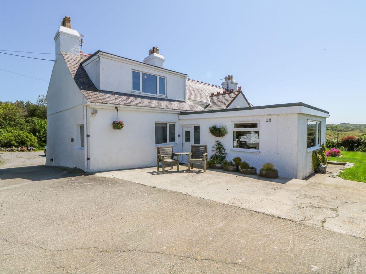 Charming 2 Bed House Near Rhoscolyn Discounts For Villa Хоулихед Екстериор снимка