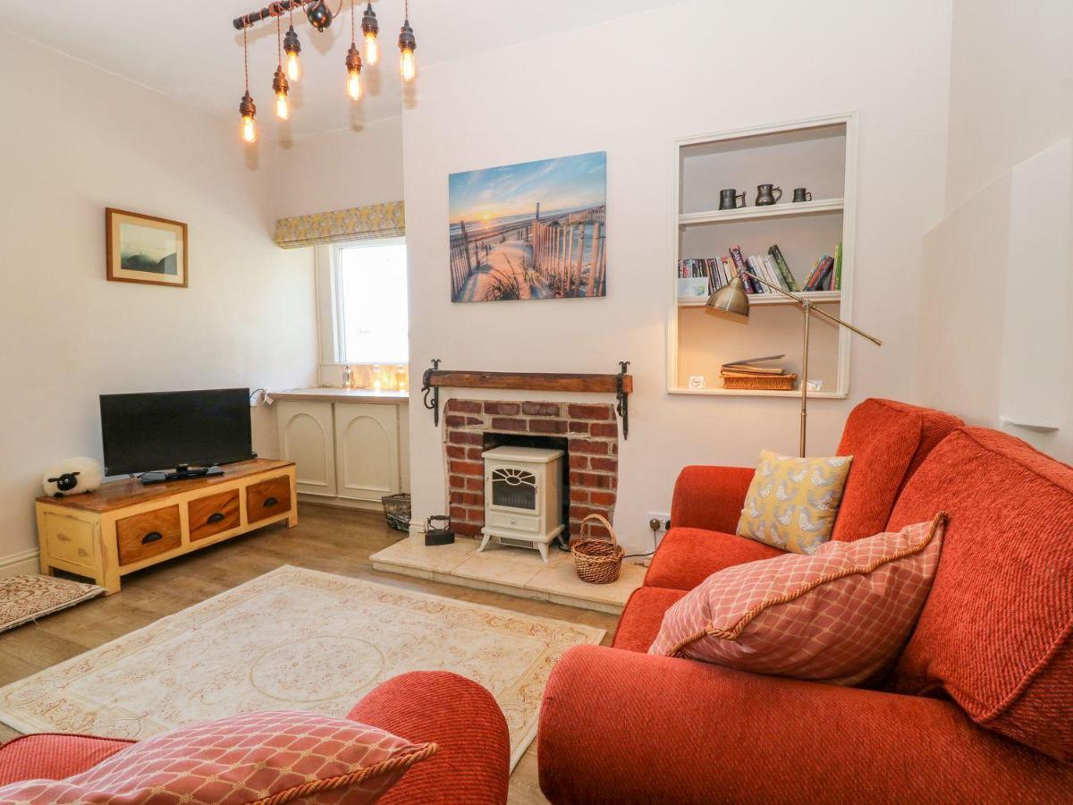 Charming 2 Bed House Near Rhoscolyn Discounts For Villa Хоулихед Екстериор снимка