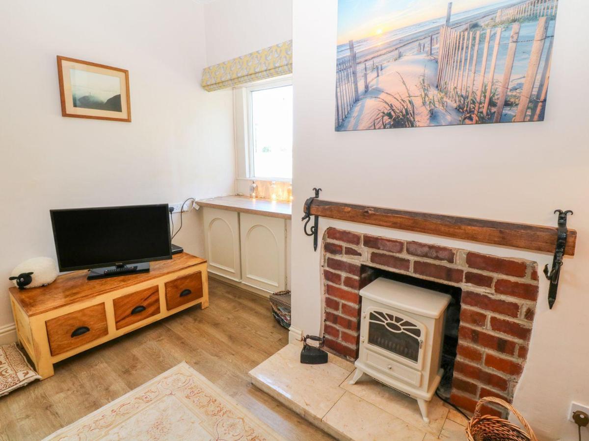 Charming 2 Bed House Near Rhoscolyn Discounts For Villa Хоулихед Екстериор снимка