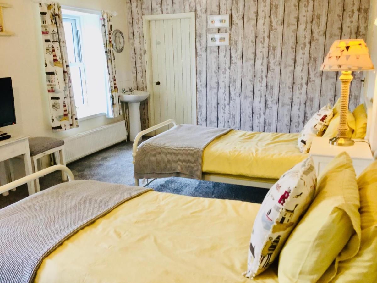 Charming 2 Bed House Near Rhoscolyn Discounts For Villa Хоулихед Екстериор снимка